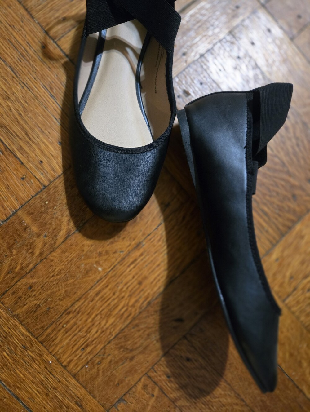 Black Ankle-Strap Women's Flats Ballet Flats New - Picture 3 of 5